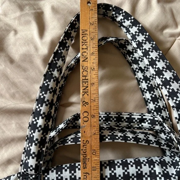 Baggu Travel Cloud bag in black & white pixelated gingham - Picture 8 of 12